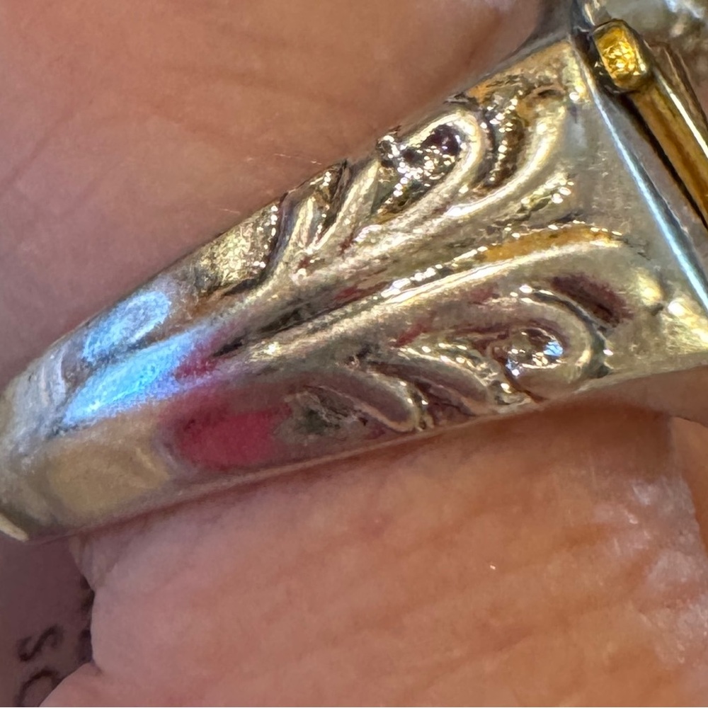 Kendra Scott Silver Beth- Yellowstone (Yellow Rose) Band Ring - Picture 3 of 5